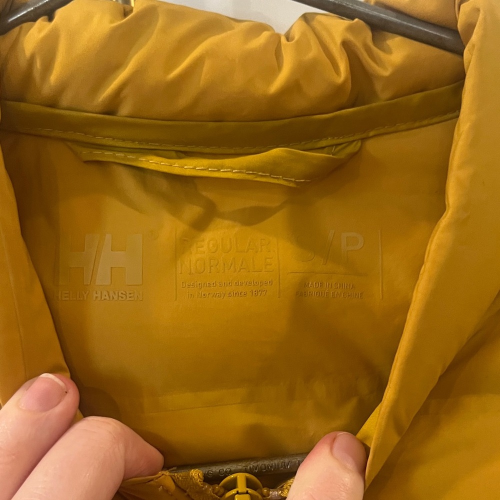 Helly Hansen Yellow Puffer Jacket Size Small - image 2